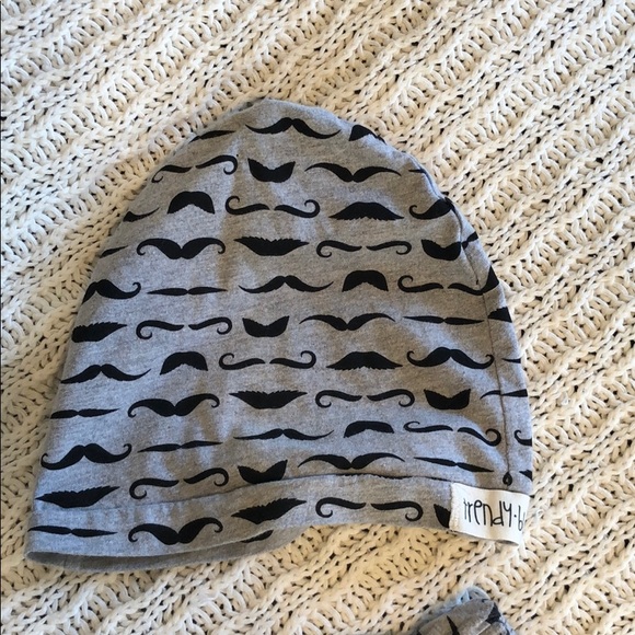 Trendy Bubs Pant & Cap set - Picture 2 of 3